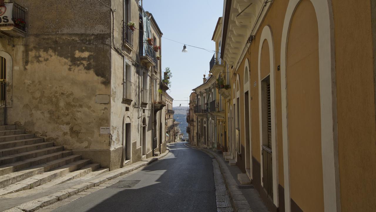 Giumbabulla Luxury House Bed and Breakfast Ragusa Exteriör bild